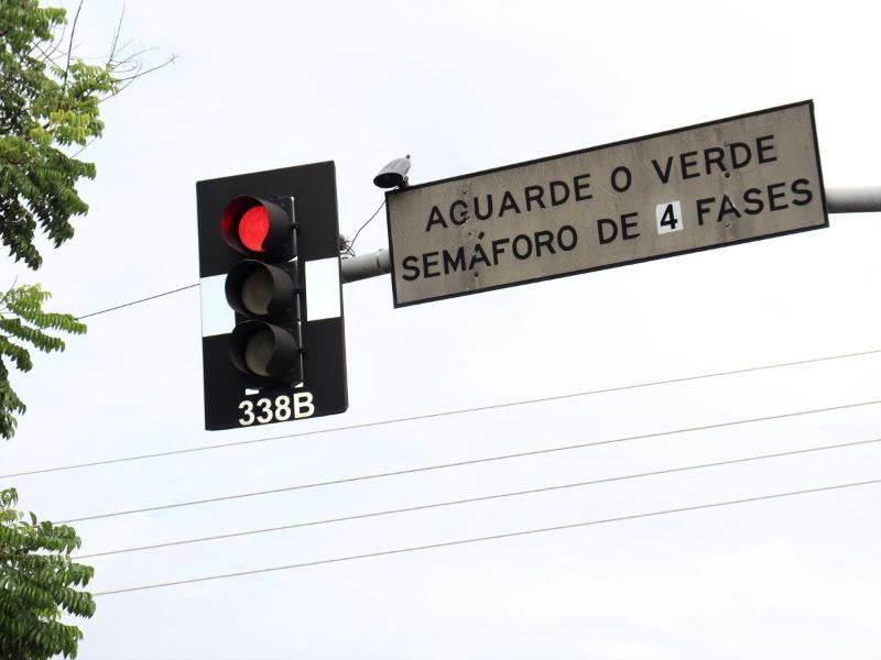 Segurança para motoristas e pedestres