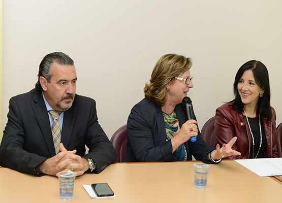 Secretária de Assistência, Jane Valente, fala na solenidade