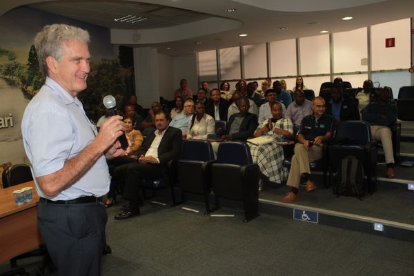 Mark Dent, representante da delegação