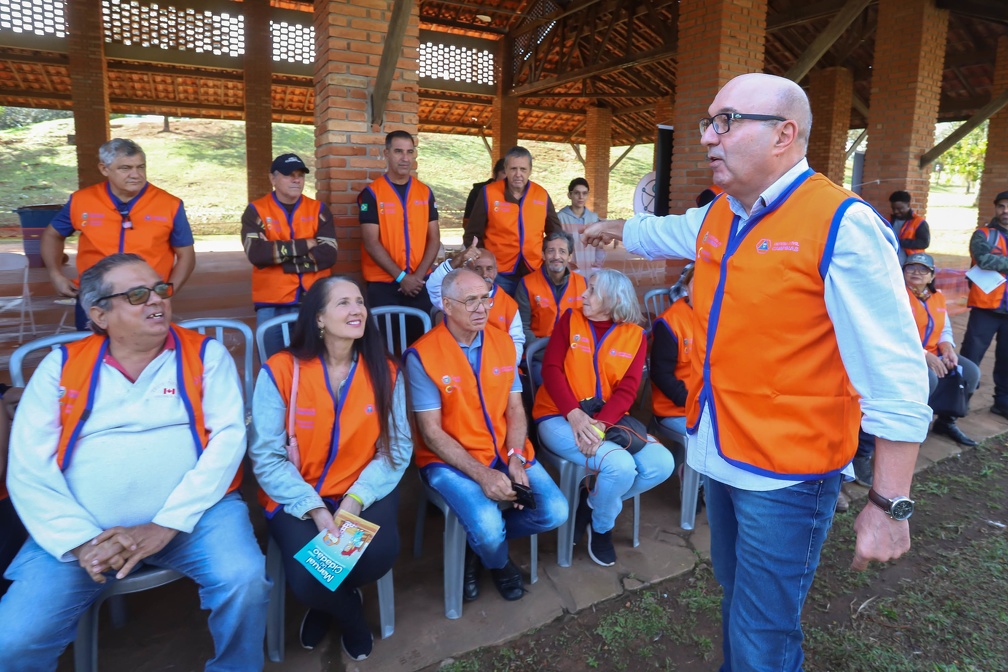 O prefeito Dário Saadi participou da capacitação realizada no Parque Ecológico
