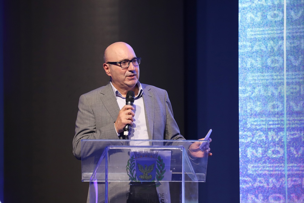 O prefeito Dário Saadi, que também é presidente do Consórcio Conectar