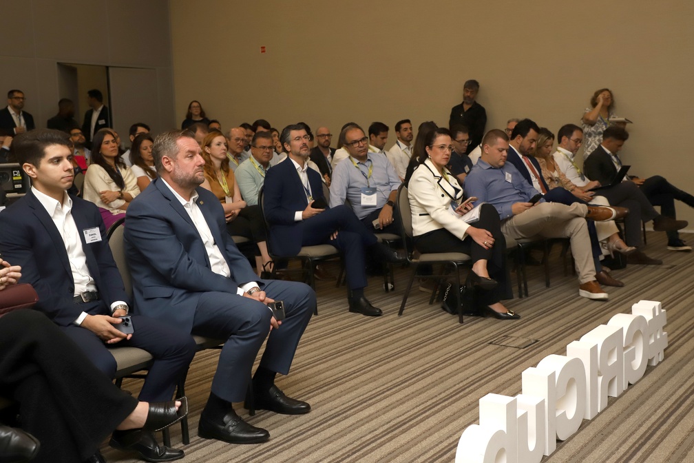 Secretários Marcelo Coluccini e Carolina Baracat participaram do evento