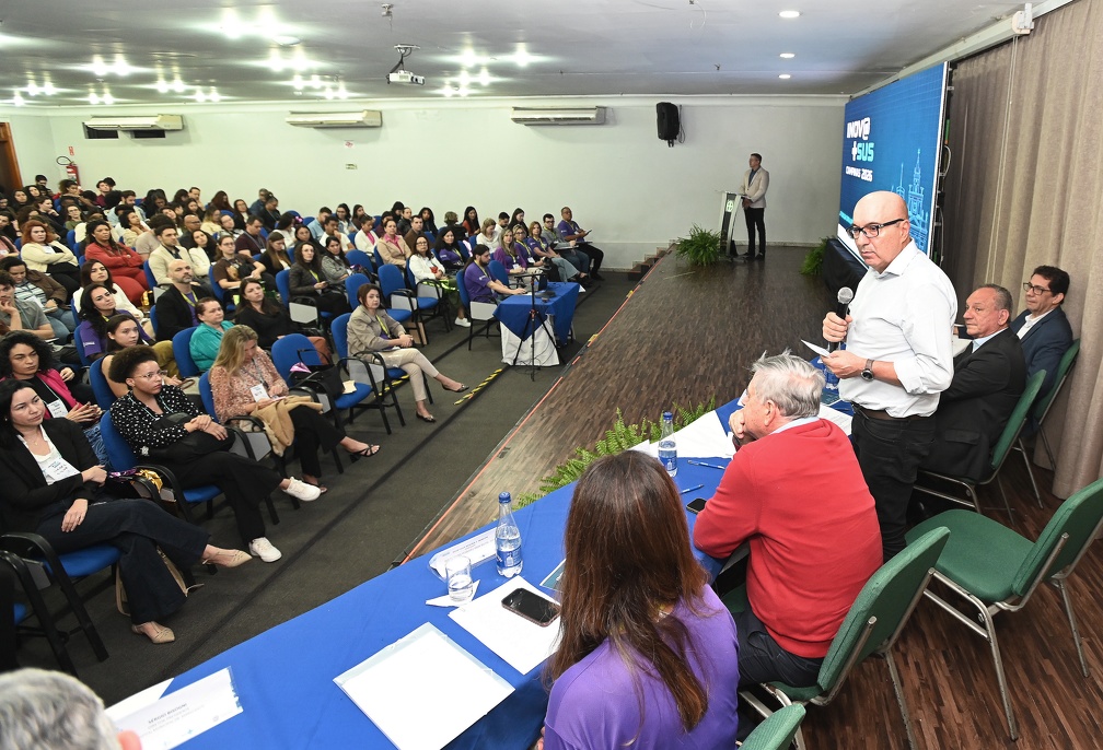 Prefeito Dário Saadi fala durante abertura do Inov@SUS 2026: tecnologia favorece avanços