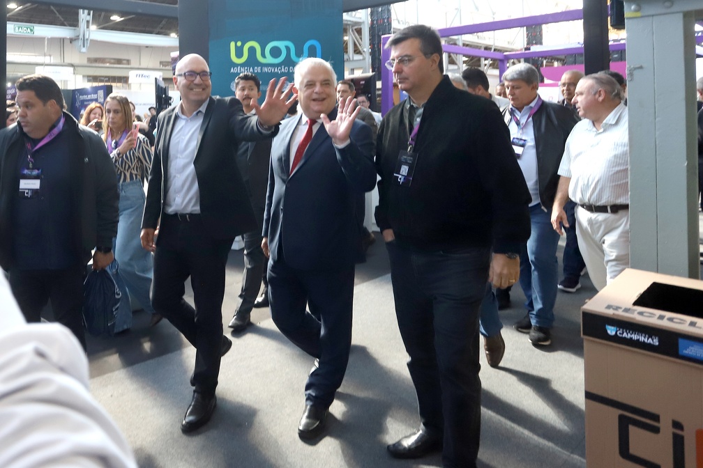 Dário Saadi e Márcio França caminham pelos corredores do Campinas Innovation Week