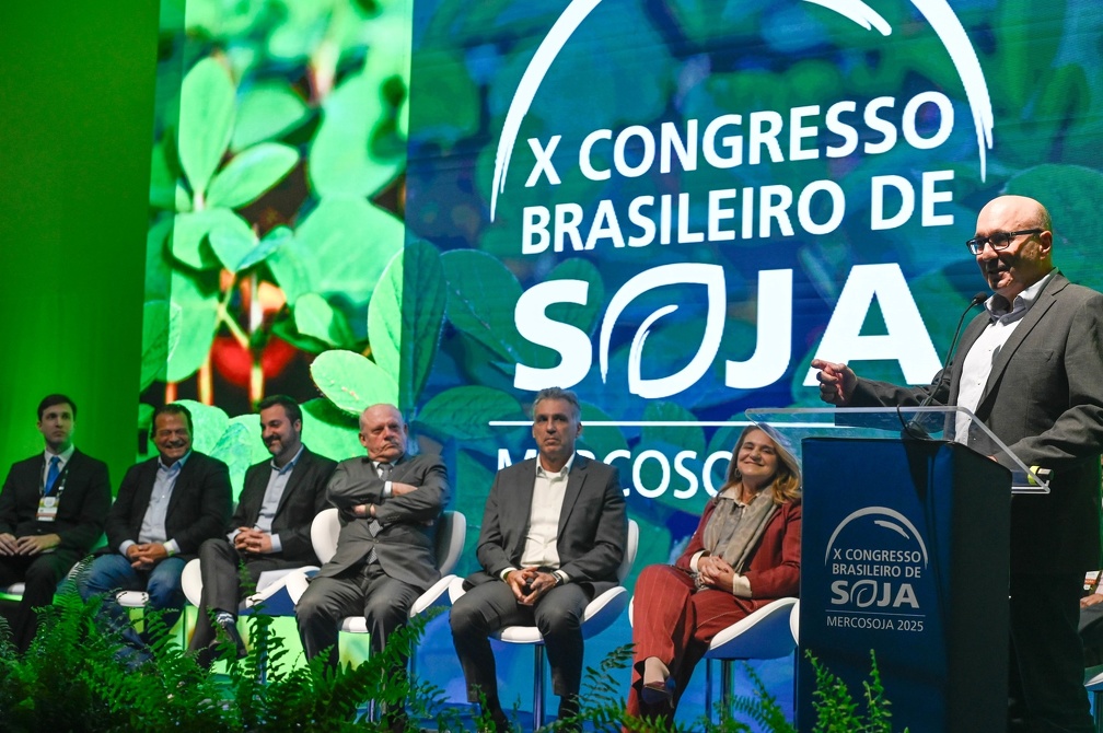 Dário Saadi fala durante abertura do evento, que confirma importância de Campinas para pesquisas sobre a soja no país