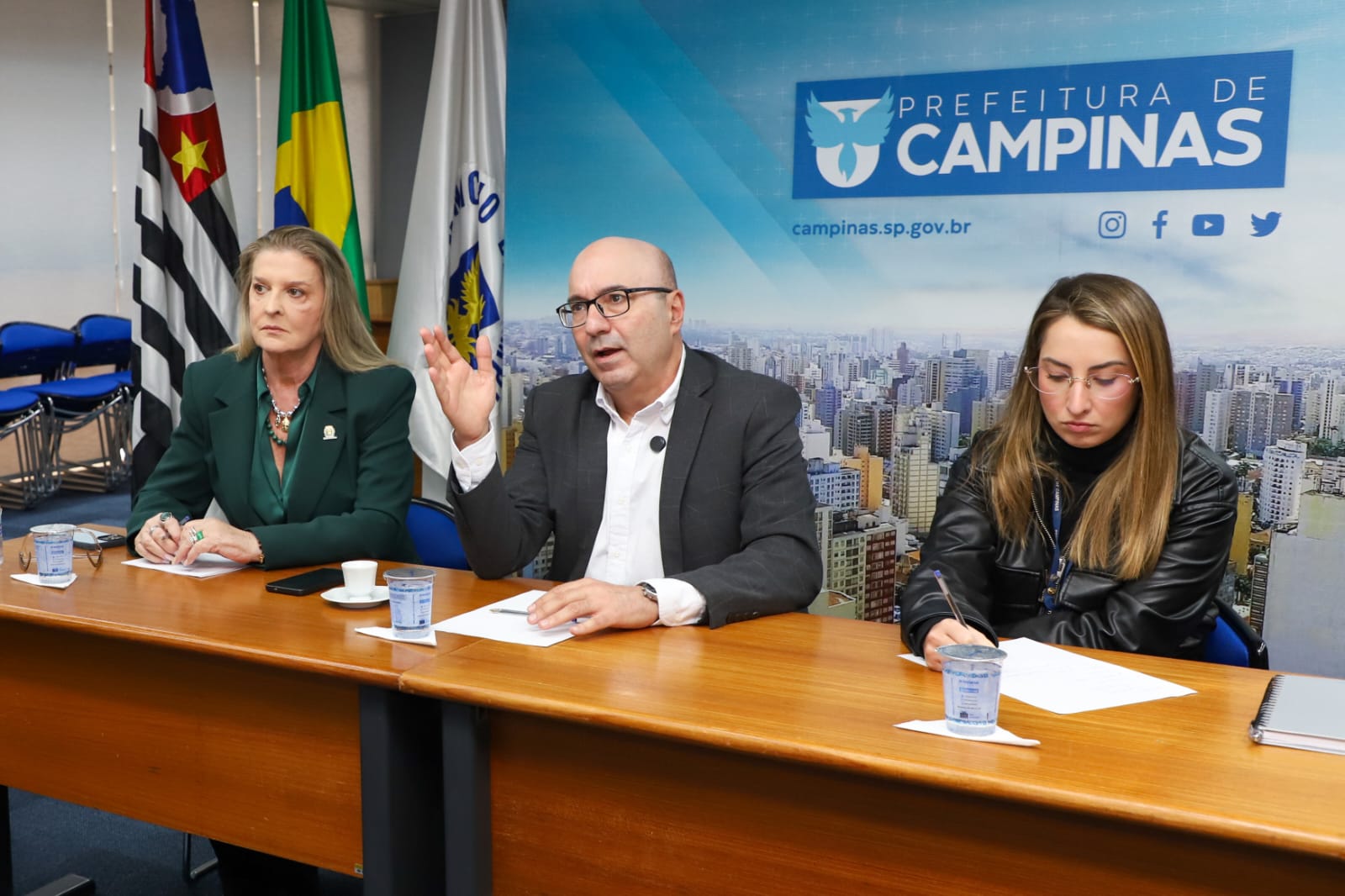 Prefeito Dário Saadi participa de comissão nacional para negociar soluções com os governos estadual e federal