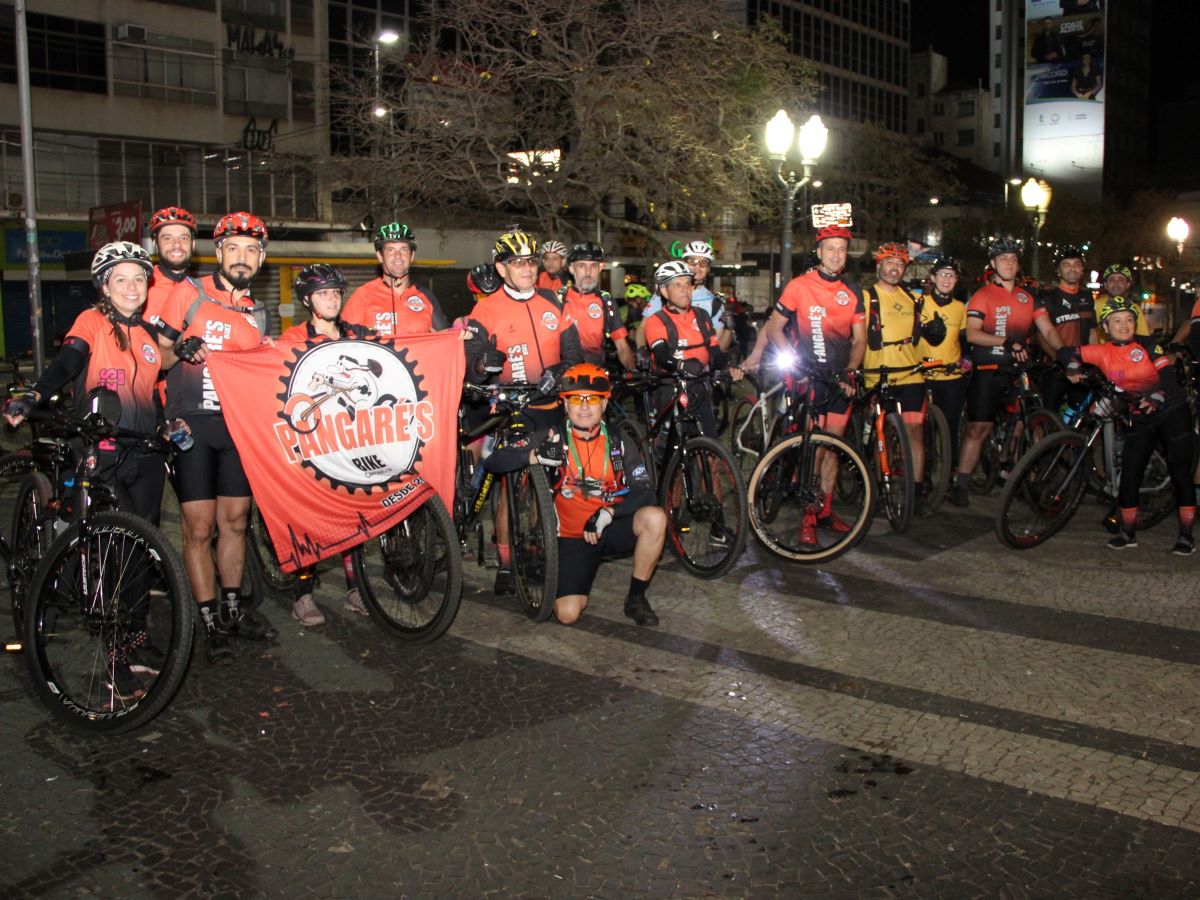 Grupos de atletas também participaram
