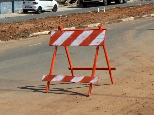 Interdições ocorrem por obras da Sanasa e do DPJ