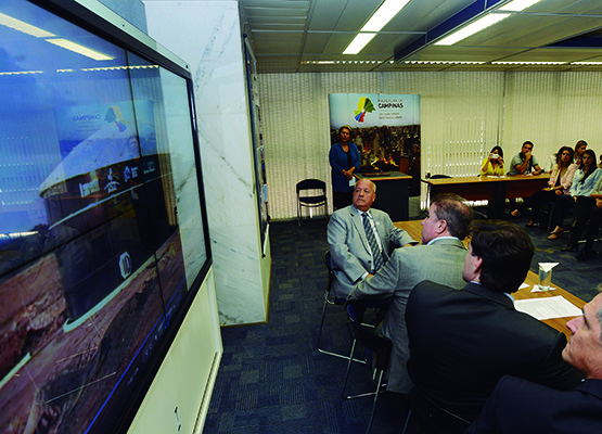 Dados das obras foram explicados aos presentes 