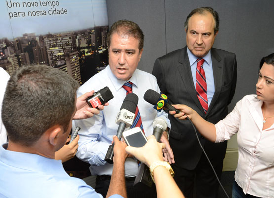 Jonas fala à imprensa