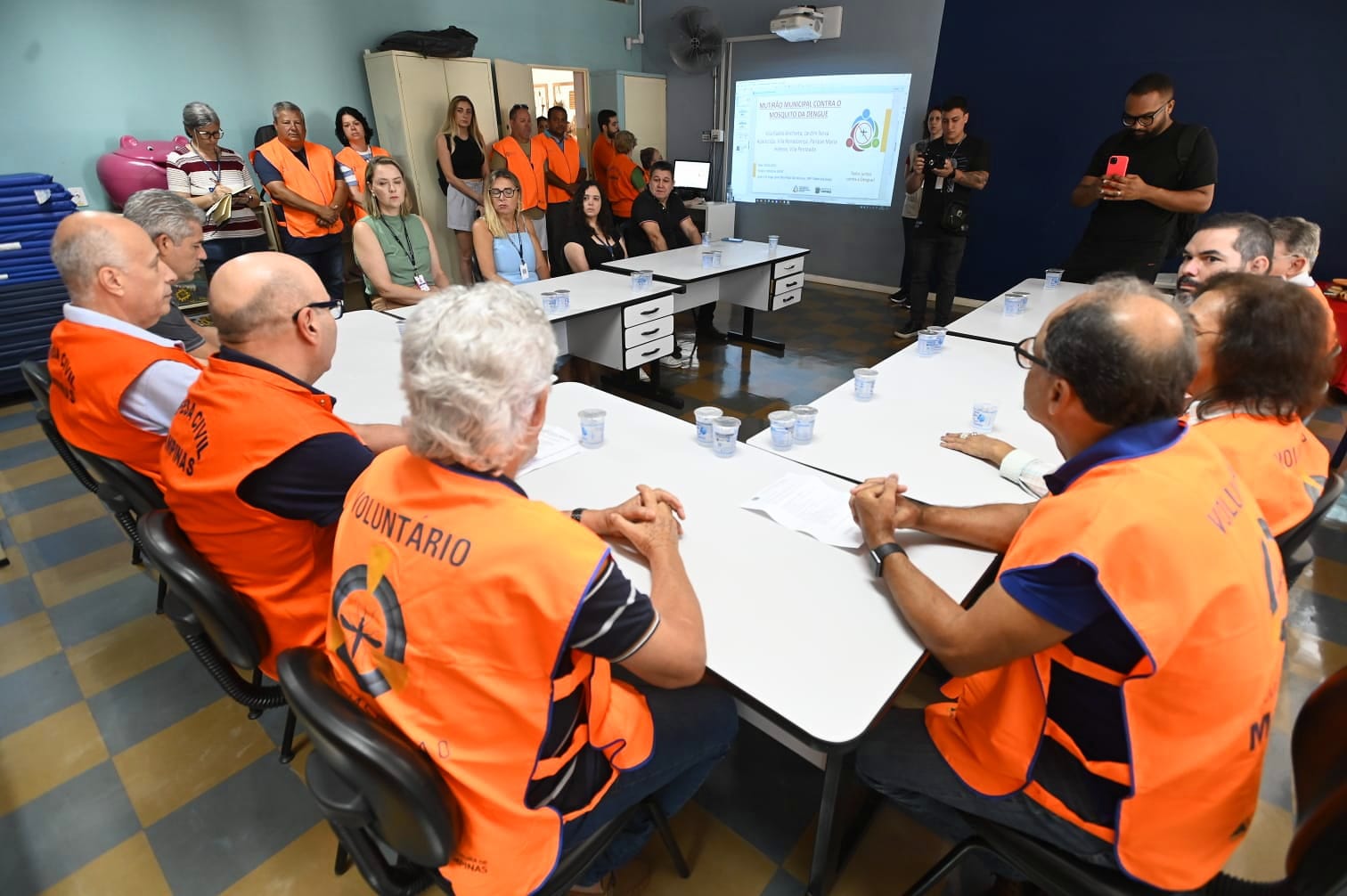Agentes públicos se reuniram antes de iniciar o trabalho em campo