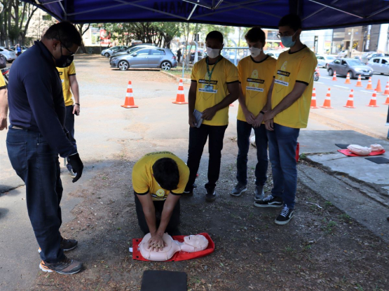 Primeira blitz teve participação de 350 motociclistas