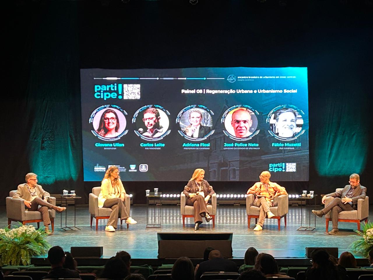 A secretária de Desenvolvimento Econômico, Tecnologia e Inovação de Campinas (ao centro) também foi mediadora e referindo-se às áreas centrais, apontou: "não dá para voltar ao passado, mas podemos construir algo novo"