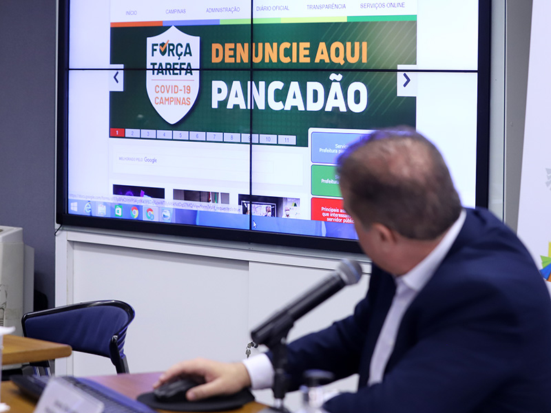 Prefeito mostra banner no Portal da Prefeitura: denúncias