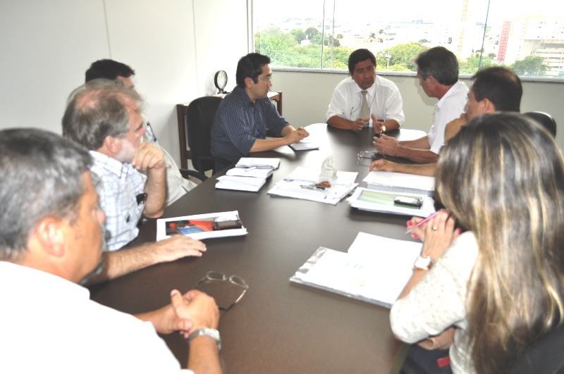 Representantes da EMDEC, Detran e Ciretran discutem soluções para os pátios da cidade