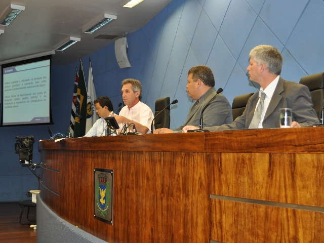 Secretário de Transportes explica conteúdo do PLC durante audiência pública
