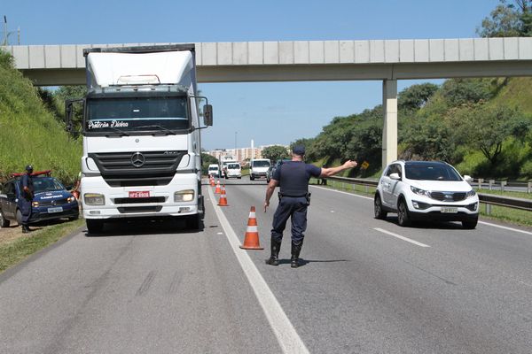 Distribuição foi rápida, em sistema de "drive-thru"