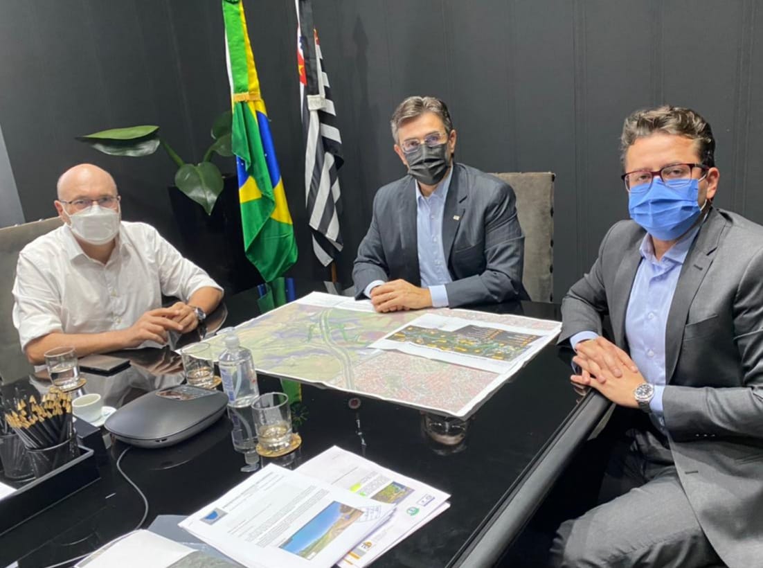 Prefeito Dário Saadi; vice-governador Rodrigo Garcia; e secretário Vinícius Riverete