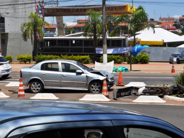 Instalação mostra acidente para conscientizar motoristas e pedestres