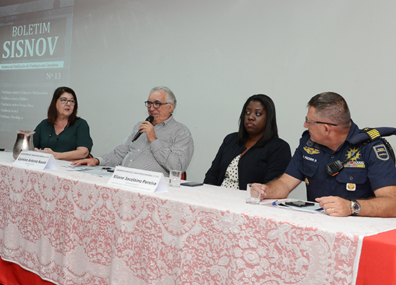 Secretários municipais na apresentação do boletim