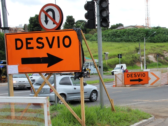 Emdec programou desvio e orientará os motoristas