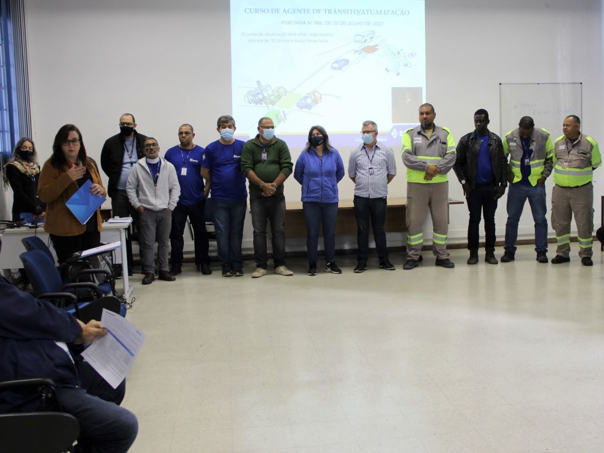 Objetivo é atualizar conhecimentos para melhor exercer a missão profissional