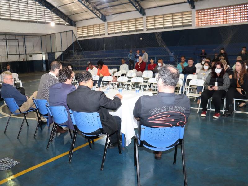 Moradores e representantes de entidades da região participam da audiência