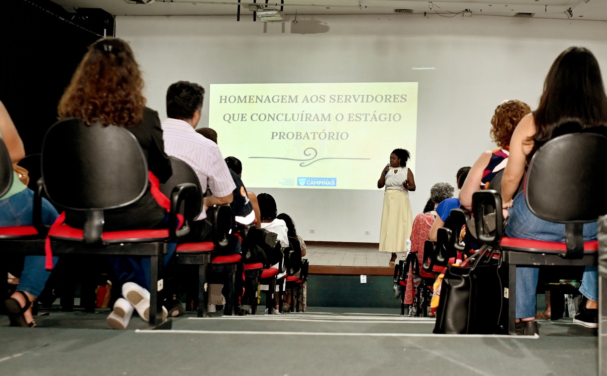A secretária de Gestão e Desenvolvimento de Pessoas, Eliane Jocelaine Pereira, falou da satisfação de receber os novos efetivados