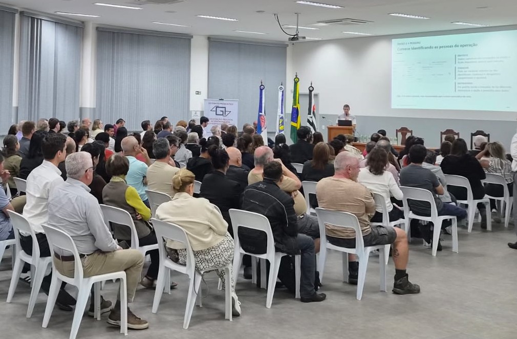Evento reuniu profissionais da contabilidade, servidores públicos e entidades do setor para apresentar mudanças na Nota Fiscal de Serviços Eletrônica 