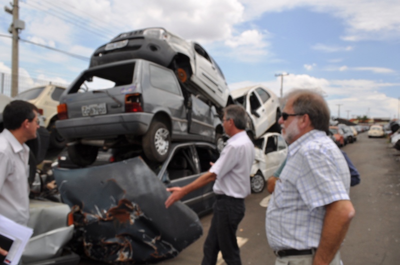 Secretário de Transportes visita um dos pátios da cidade