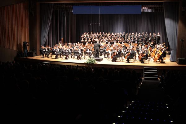 Sinfônica realizou concerto para convidados no dia 15 de março e no próximo final semana faz abertura da temporada 2019 com venda de ingressos