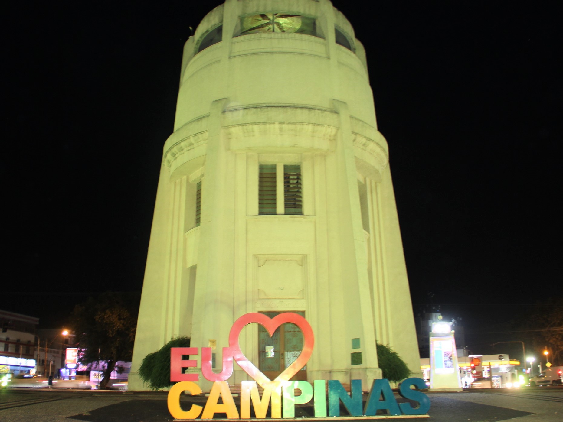 Torre do Castelo já recebeu a nova iluminação. 