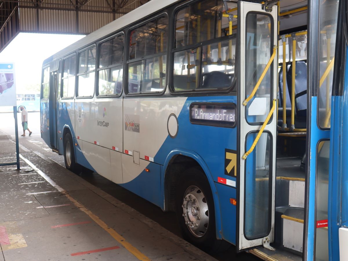 Os usuários do transporte público coletivo podem consultar horários e itinerários das linhas pelos aplicativos Cittamobi e Moovit