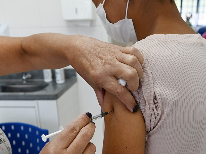 Aplicação das vacinas volta a ser realizada normalmente à tarde