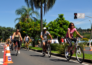Ciclistas usam faixa especial