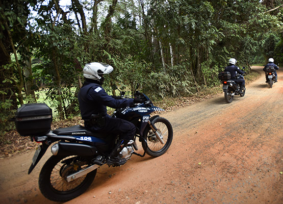GMs com motos patrulharam as trilhas