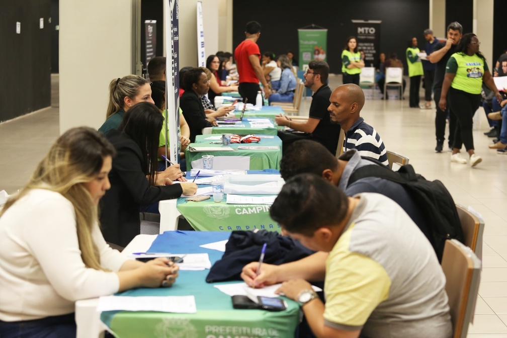 Feirões estão sendo promovidos em vários pontos da cidade para facilitar o acesso dos candidatos