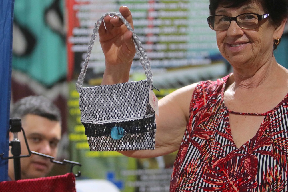 Nas feiras, é possível encontrar objetos delicados para uso próprio ou para presentear