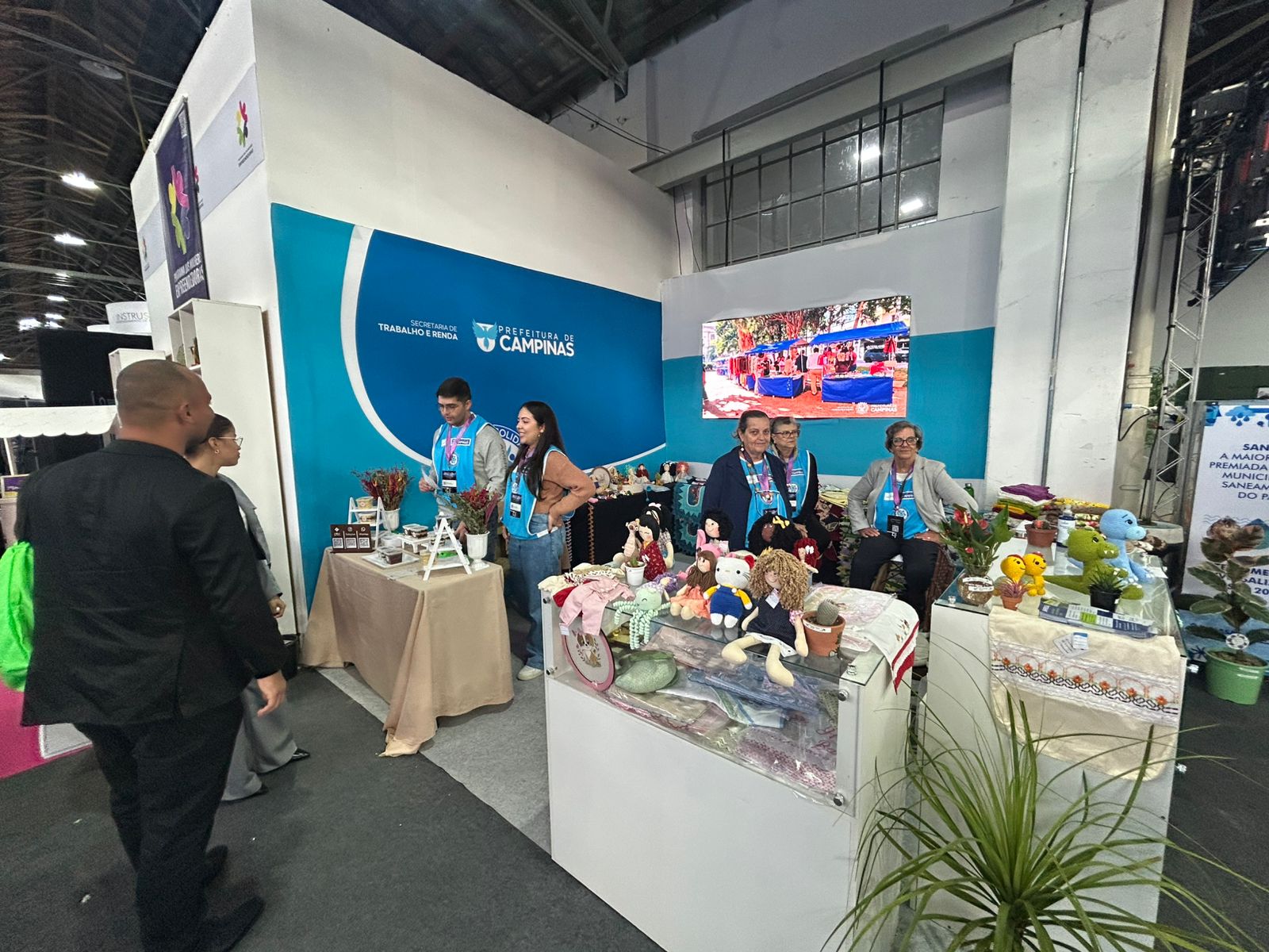 Esta é a primeira vez que a Feira Solidária participa do Campinas Innovation Week, e a diversidade dos itens tem chamado a atenção dos visitantes