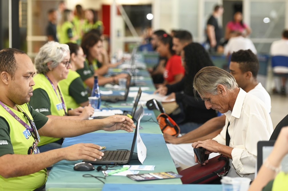 Importante para o trabalhador levar documento com foto, carteira de trabalho e currículo