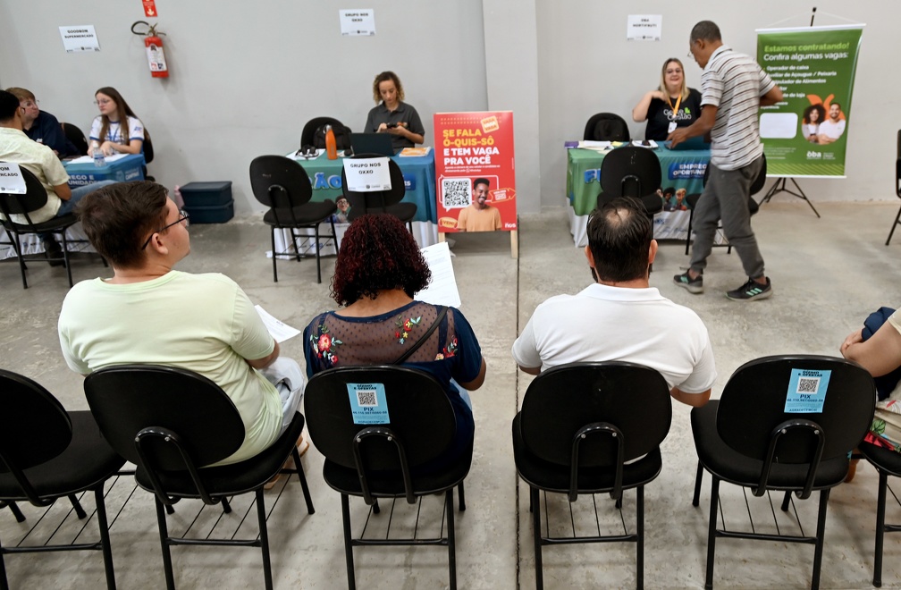 O evento tem a intenção de facilitar o acesso da população a vagas de emprego, documentos essenciais e serviços públicos em um só lugar