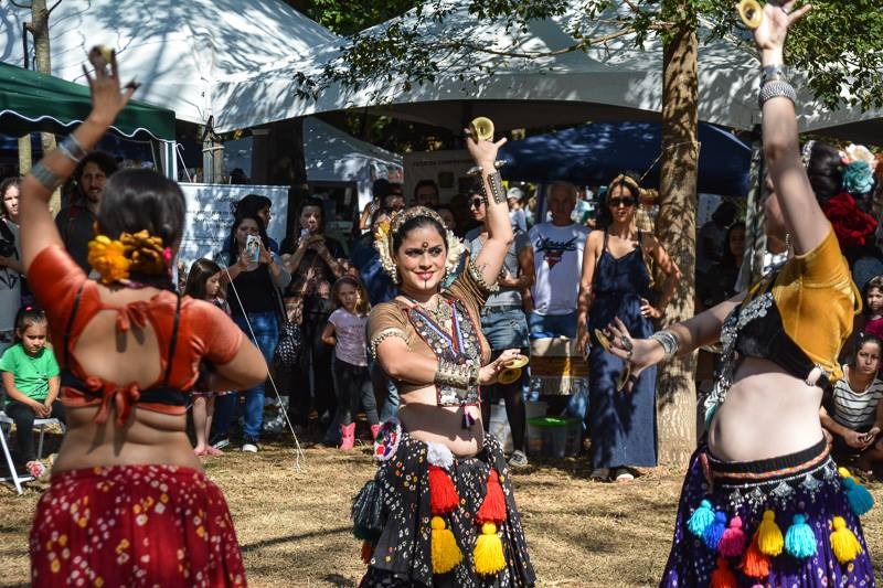 A apresentação do estilo tribal de dança do ventre está entre as atrações da Feirata