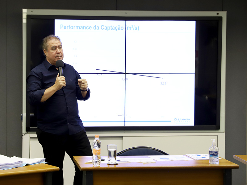 Prefeito explica novas medidas com relação à água