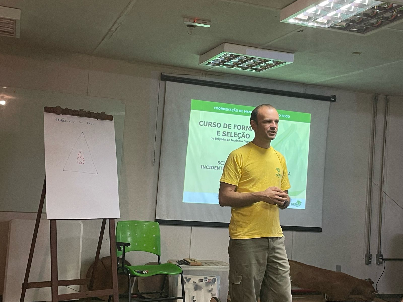 Fernando Augusto Tizianel, do Núcleo de Gestão Integrada, ministra aula de capacitação