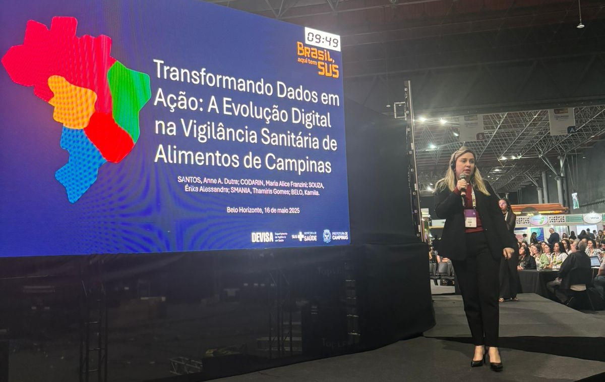 A coordenadora da Fiscalização de Alimentos, Anne Andrea Dutra dos Santos, durante o congresso