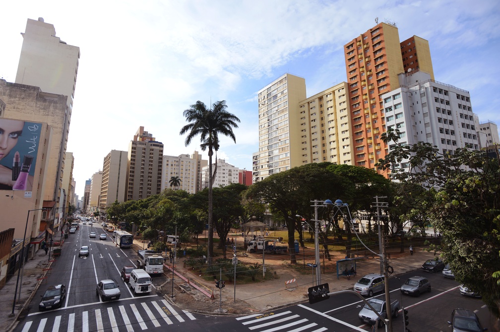 Avenida Francisco Glicério, principal via comercial do centro da cidade