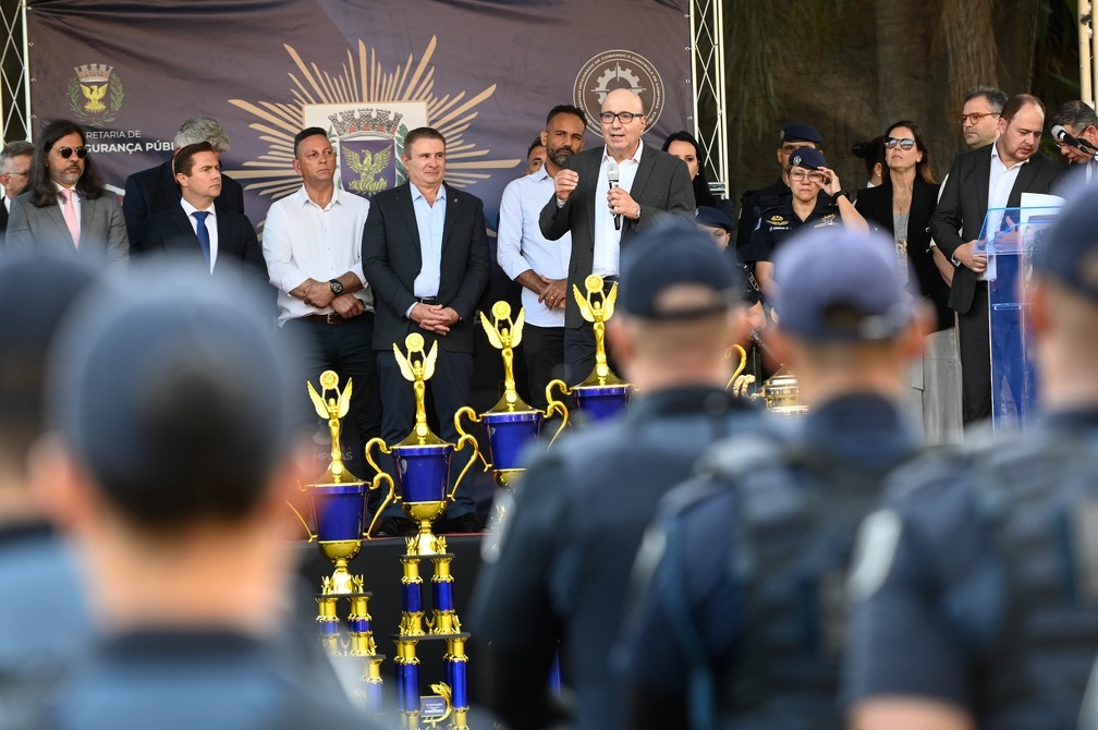 Prefeito saúda a Guarda Municipal pela conquista nos Jogos e o trabalho realizado na segurança da cidade