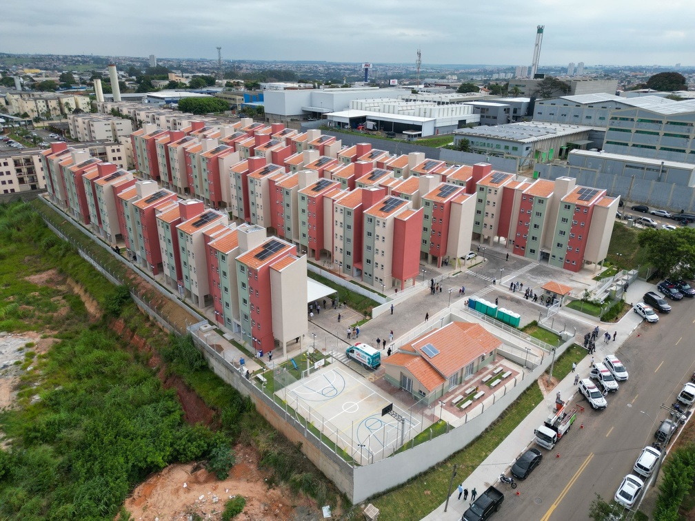 Conjunto de 200 unidades foi construído pela CDHU em terreno doado pela Associação de Moradores do Jardim do Lago