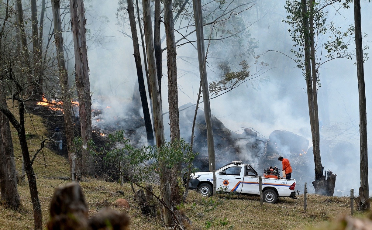 Quem identificar um incêndio deve avisar os Bombeiros pelo 193