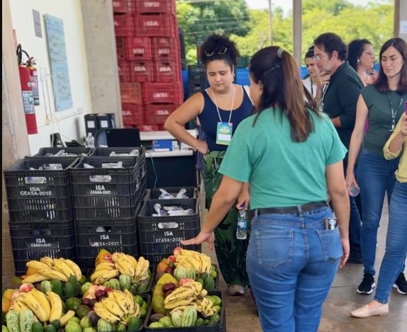 Em parceria com a Secretaria Municipal de Saúde de Campinas, o ISA também realiza a distribuição de alimentos para pacientes com agravos à saúde que estão em acompanhamento médico 
